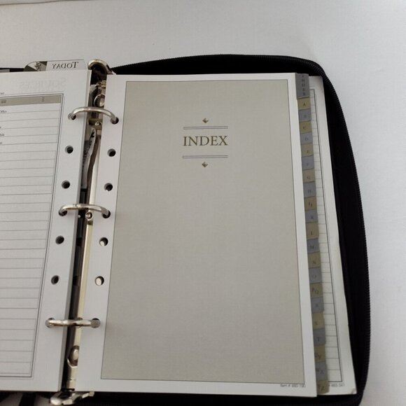 Dayrunner Black Zippered Planner - Picture 15 of 16